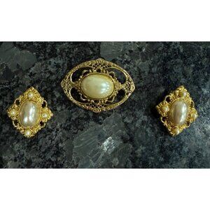 Vintage 1950s Pearl Filigree Brooch & Clip-On Earrings Set Hollywood Regency Gla